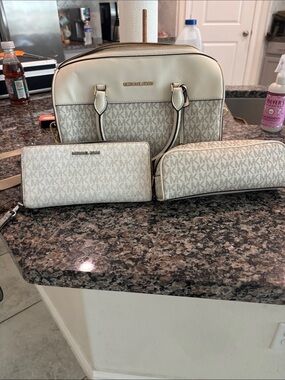 Michael Kors Cream and Beige Logo Satchel with Wallet and Pouch in great conditi